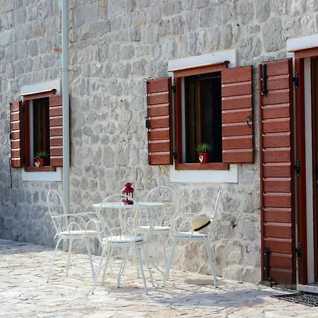 Stone Aria شقة